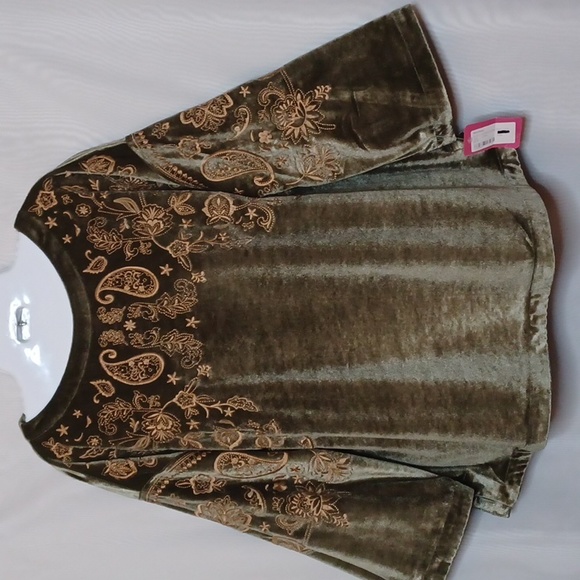 Soft Surroundings Olive Green Velvet Floral Embroidery Top. Size PM. - Picture 1 of 15